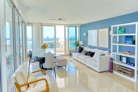 Снять в аренду квартиру в Майами, Флорида 2 спальни, 140.19м2, № 2031158 - фото 23