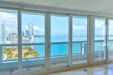 Снять в аренду квартиру в Майами, Флорида 2 спальни, 140.19м2, № 2031158 - фото 2