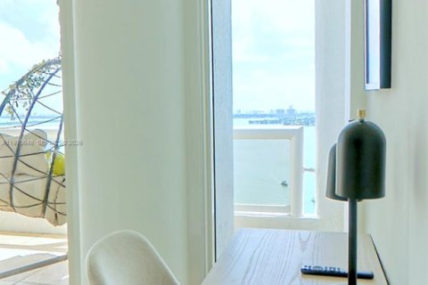 Снять в аренду квартиру в Майами, Флорида 2 спальни, 140.19м2, № 2031158 - фото 17