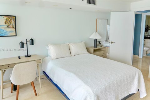 Снять в аренду квартиру в Майами, Флорида 2 спальни, 140.19м2, № 2031158 - фото 15