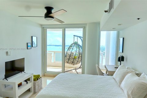 Снять в аренду квартиру в Майами, Флорида 2 спальни, 140.19м2, № 2031158 - фото 14