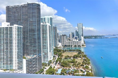 Снять в аренду квартиру в Майами, Флорида 2 спальни, 140.19м2, № 2031158 - фото 7