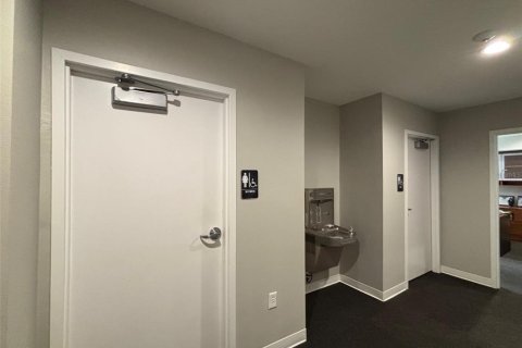 Immobilier commercial à vendre à Orlando, Floride: 921.4 m2 № 1854287 - photo 18