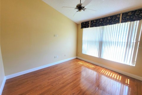 Condominio en alquiler en Bradenton, Florida, 2 dormitorios, 142.51 m2 № 2228236 - foto 5