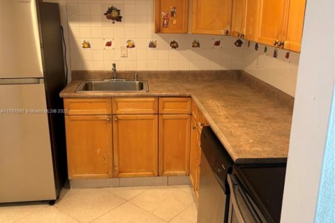 Condo in Sunny Isles Beach, Florida, 1 bedroom  № 1867512 - photo 10