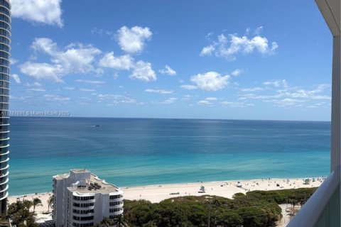 Condo in Sunny Isles Beach, Florida, 1 bedroom  № 1867512 - photo 1