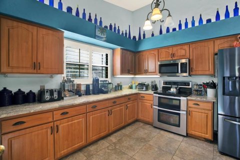 House in Palm Harbor, Florida 5 bedrooms, 313.64 sq.m. № 1808679 - photo 10