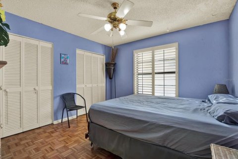 House in Palm Harbor, Florida 5 bedrooms, 313.64 sq.m. № 1808679 - photo 14