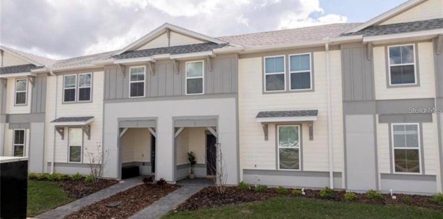 Adosado en Clermont, Florida 5 dormitorios, 211.91 m2 № 2222733