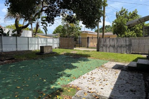 Casa en Miami, Florida 2 dormitorios, 88.26 m2 № 2076226