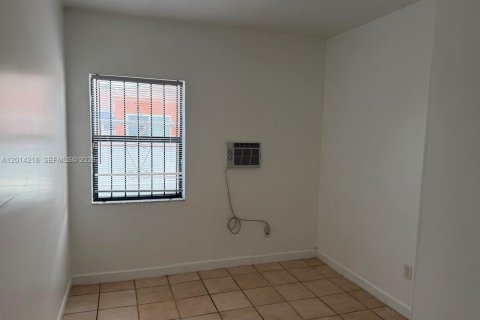 Casa en alquiler en Miami, Florida, 2 dormitorios, 88.26 m2 № 2076226 - foto 7