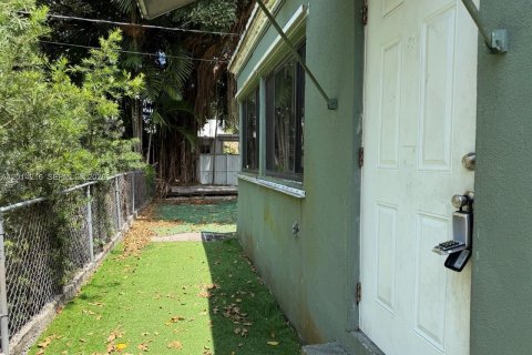 Casa en alquiler en Miami, Florida, 2 dormitorios, 88.26 m2 № 2076226 - foto 4