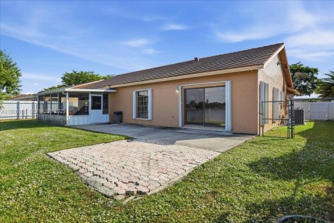 Villa ou maison à vendre à Miramar, Floride: 3 chambres, 157.28 m2 № 1985839 - photo 30