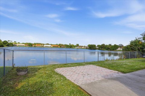 Villa ou maison à vendre à Miramar, Floride: 3 chambres, 157.28 m2 № 1985839 - photo 29