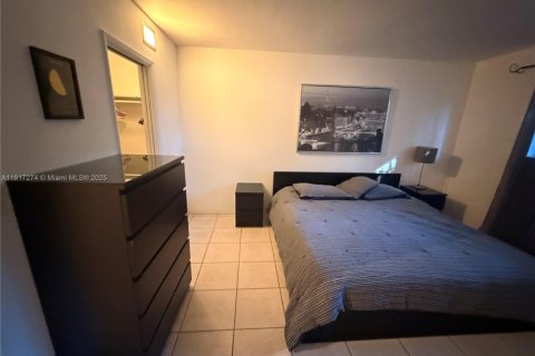 Снять в аренду виллу или дом в Холливуд, Флорида 1 спальня, 65.03м2, № 1973613 - фото 14