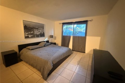 Снять в аренду виллу или дом в Холливуд, Флорида 1 спальня, 65.03м2, № 1973613 - фото 15