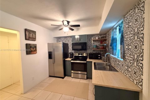 Снять в аренду виллу или дом в Холливуд, Флорида 1 спальня, 65.03м2, № 1973613 - фото 7