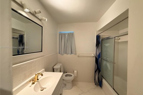 Снять в аренду виллу или дом в Холливуд, Флорида 1 спальня, 65.03м2, № 1973613 - фото 11