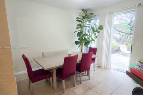 Adosado en venta en Homestead, Florida, 4 dormitorios, 147.9 m2 № 2012801 - foto 2