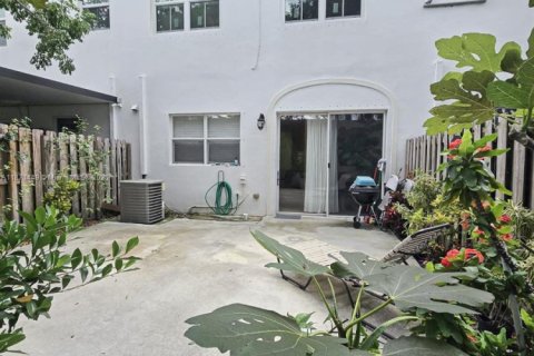 Adosado en venta en Homestead, Florida, 4 dormitorios, 147.9 m2 № 2012801 - foto 13