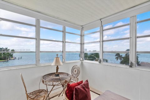 Condominio en venta en Bay Harbor Islands, Florida, 2 dormitorios, 91.04 m2 № 1955666 - foto 3