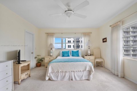 Condominio en venta en Bay Harbor Islands, Florida, 2 dormitorios, 91.04 m2 № 1955666 - foto 13