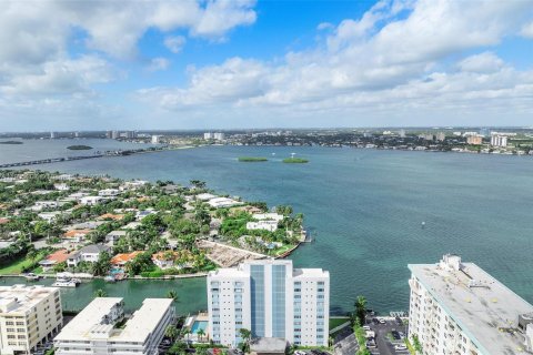 Condominio en venta en Bay Harbor Islands, Florida, 2 dormitorios, 91.04 m2 № 1955666 - foto 30