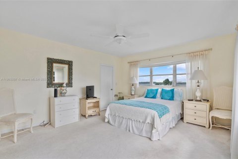 Condominio en venta en Bay Harbor Islands, Florida, 2 dormitorios, 91.04 m2 № 1955666 - foto 14