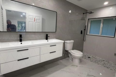 Villa ou maison à vendre à Coral Springs, Floride: 4 chambres, 194.54 m2 № 1827539 - photo 4