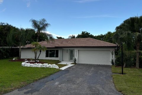 Villa ou maison à vendre à Coral Springs, Floride: 4 chambres, 194.54 m2 № 1827539 - photo 1