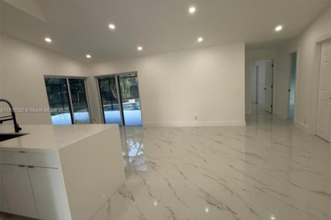 Villa ou maison à vendre à Coral Springs, Floride: 4 chambres, 194.54 m2 № 1827539 - photo 3