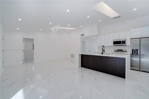 Villa ou maison à vendre à Coral Springs, Floride: 4 chambres, 194.54 m2 № 1827539 - photo 15