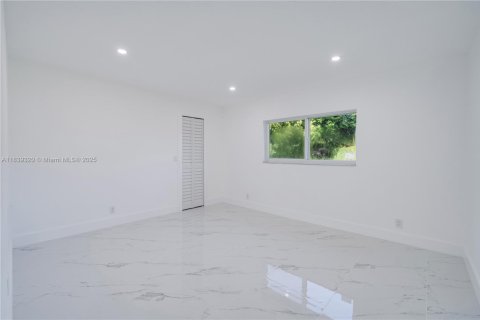 Villa ou maison à vendre à Coral Springs, Floride: 4 chambres, 194.54 m2 № 1827539 - photo 17