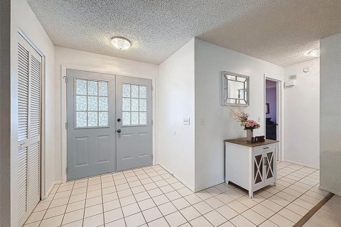 Casa en venta en Port Richey, Florida, 2 dormitorios, 159.61 m2 № 2201608 - foto 5
