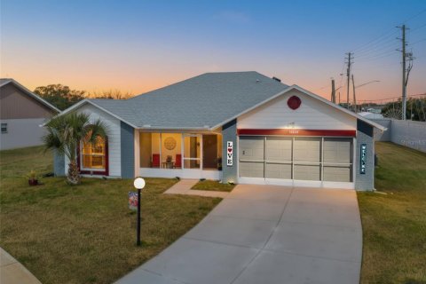 Casa en venta en Port Richey, Florida, 2 dormitorios, 159.61 m2 № 2201608 - foto 2
