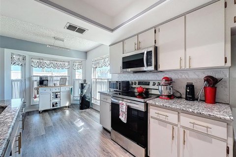 Casa en venta en Port Richey, Florida, 2 dormitorios, 159.61 m2 № 2201608 - foto 15