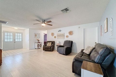 Casa en venta en Port Richey, Florida, 2 dormitorios, 159.61 m2 № 2201608 - foto 8