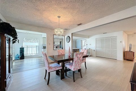 Casa en venta en Port Richey, Florida, 2 dormitorios, 159.61 m2 № 2201608 - foto 12