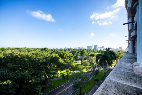 Condo in Coral Gables, Florida, 3 bedrooms  № 1939768 - photo 21