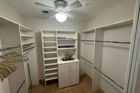 Condo in Coral Gables, Florida, 3 bedrooms  № 1939768 - photo 11