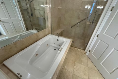 Condo in Coral Gables, Florida, 3 bedrooms  № 1939768 - photo 9