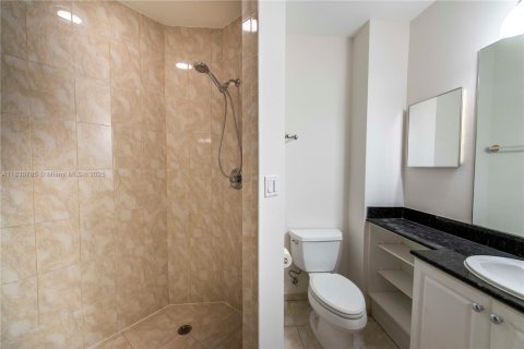 Condo in Coral Gables, Florida, 3 bedrooms  № 1939768 - photo 18
