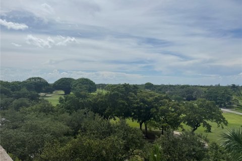 Condo in Coral Gables, Florida, 3 bedrooms  № 1939768 - photo 15