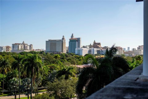 Condo in Coral Gables, Florida, 3 bedrooms  № 1939768 - photo 20