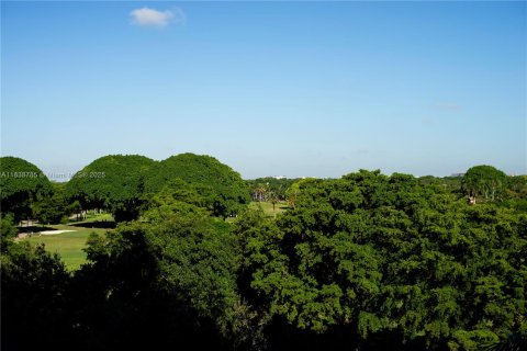 Condo in Coral Gables, Florida, 3 bedrooms  № 1939768 - photo 19