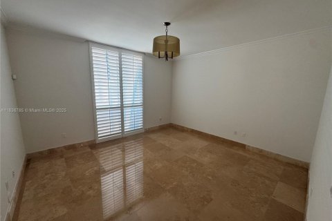 Condo in Coral Gables, Florida, 3 bedrooms  № 1939768 - photo 2