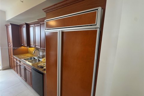 Condo in Coral Gables, Florida, 3 bedrooms  № 1939768 - photo 4