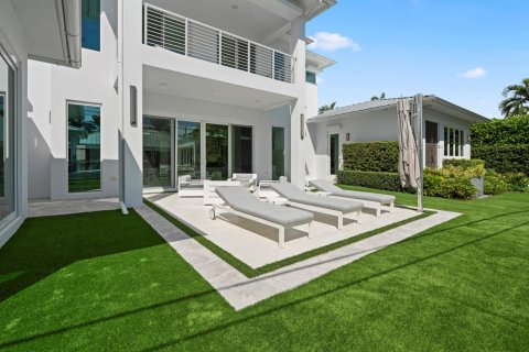 House in Delray Beach, Florida 7 bedrooms, 687.29 sq.m. № 2399624 - photo 9