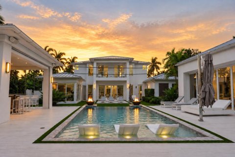 House in Delray Beach, Florida 7 bedrooms, 687.29 sq.m. № 2399624