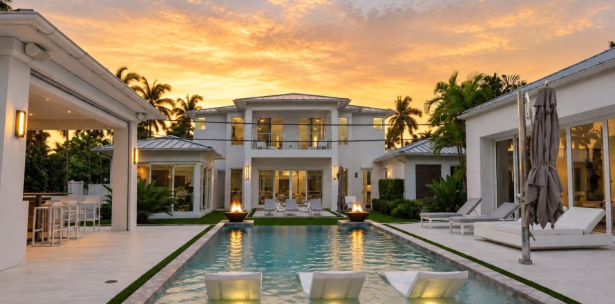 House in Delray Beach, Florida 7 bedrooms, 687.29 sq.m. № 2399624